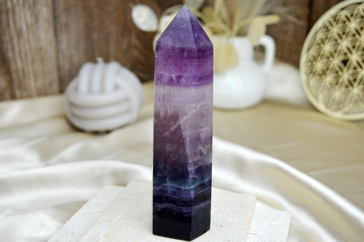 Generátor/obelisk z FLUORITU DÚHOVÉHO #8 - Sústredenie, Pamäť, Intuícia, Ochrana, Božskosť, Dosiahnutie cieľov 14,5 cm 0,4kg – Obrázok 3