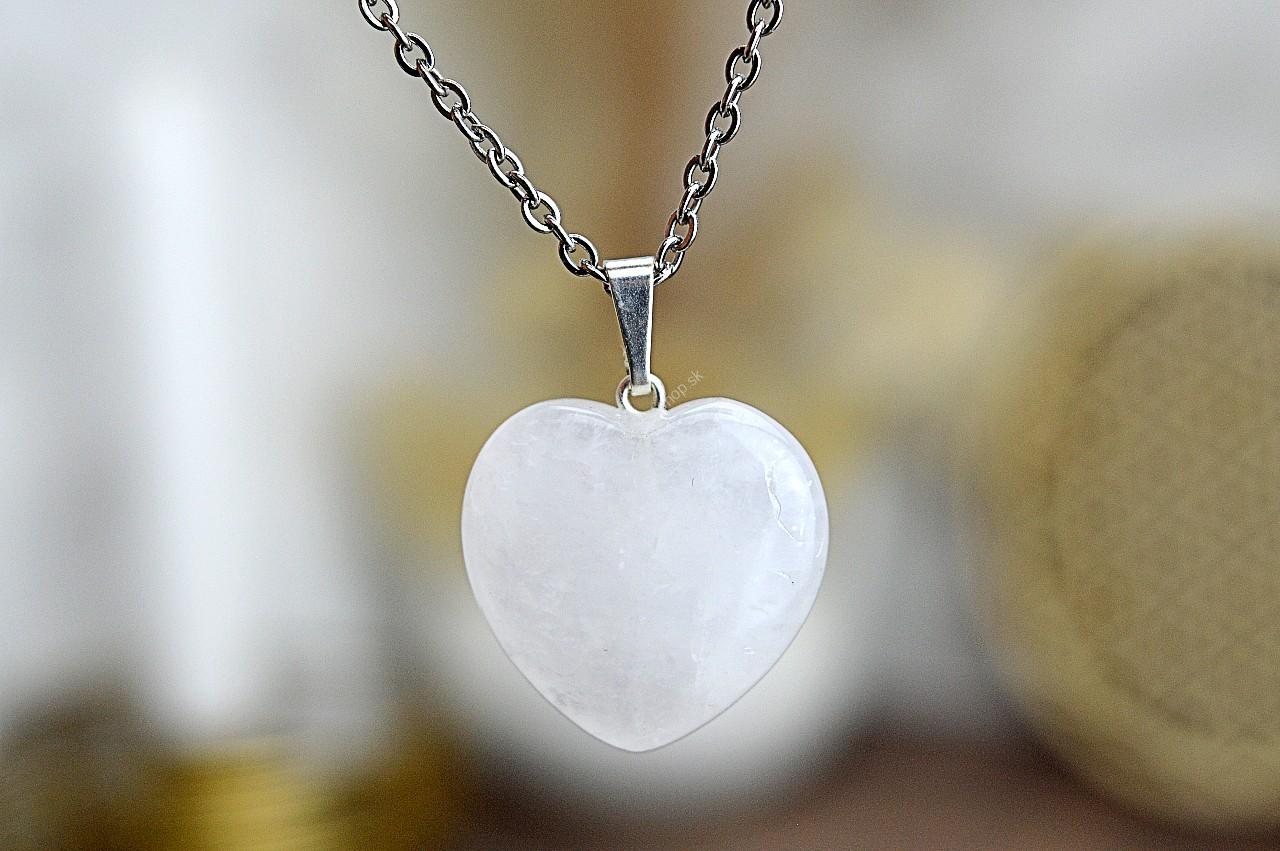 prívesok KRIŠTÁĽ srdiečko na kožke- Svetlo na Zemi, Majster liečiteľ, Manifestovanie, Sila, Energia, Ochrana