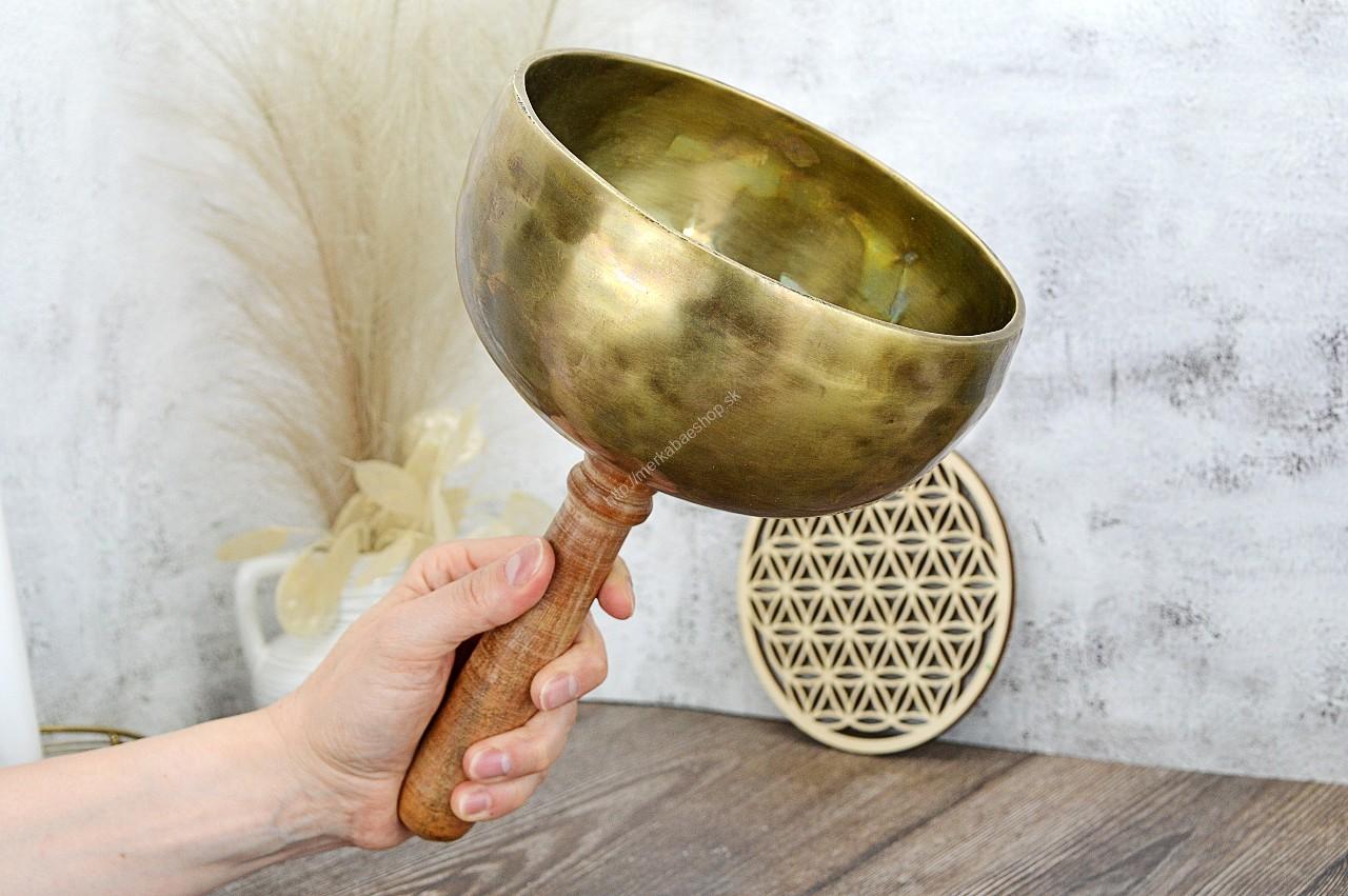 Ručne tepaná Tibetská misa z 8 ušľachtilých kovov #17,5cm s drevenou rukoväťou + gong