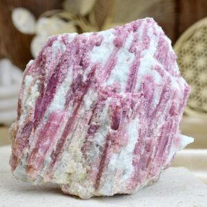 Surový RUBELIT/ČERVENÝ TURMALÍN #6, 0,94kg – Hlboké liečenie, Šťastie, Láska, Podpora Libida