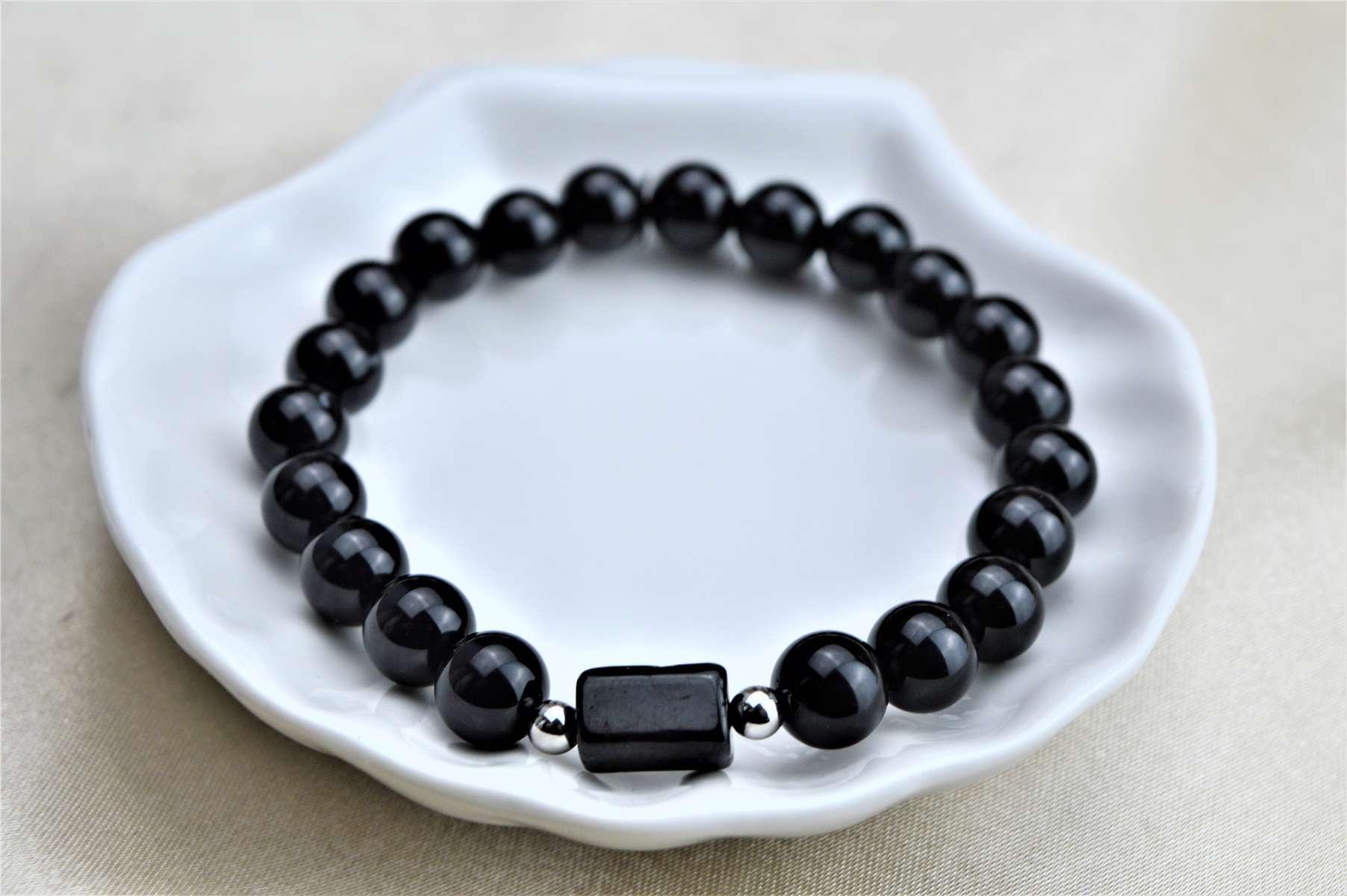 náramok ČIERNY TURMALÍN /SKORYL #2- Ochrana, Očista od toxickej energie, Zmierňuje stres a strach