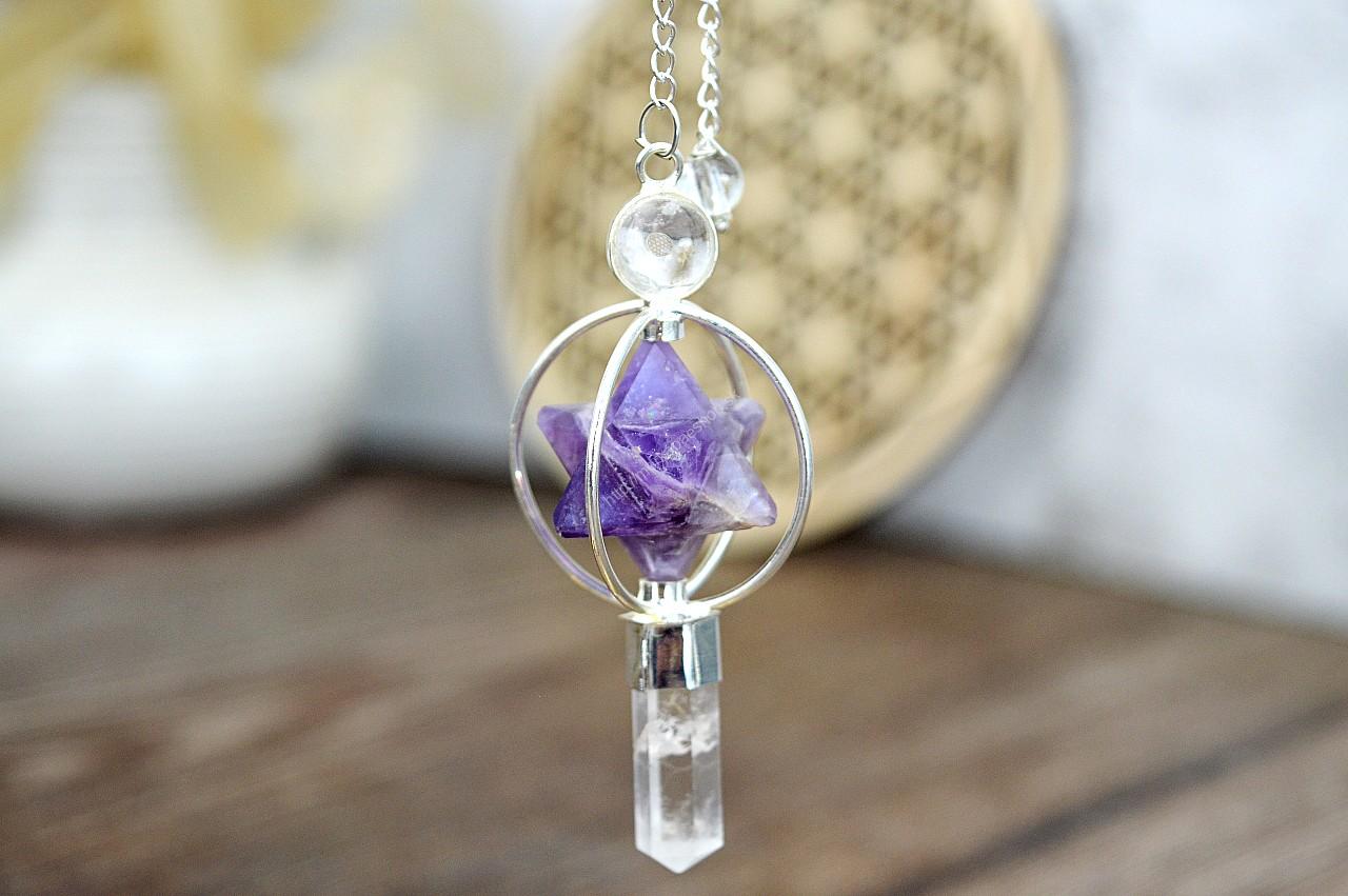 Kyvadlo KRYŠTÁĽ + AMETYST s Merkabou, Obeliskom a Guľou