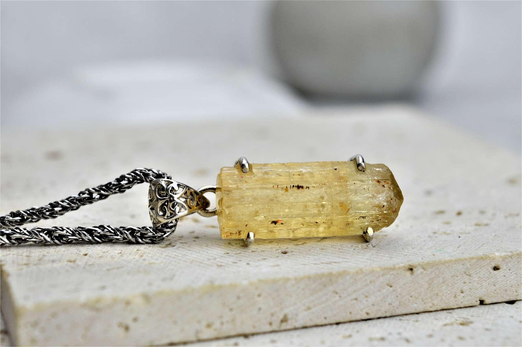Strieborný prívesok kryštál TOPAZ IMPERIAL - Zlaté svetlo Liečenia – Obrázok 3