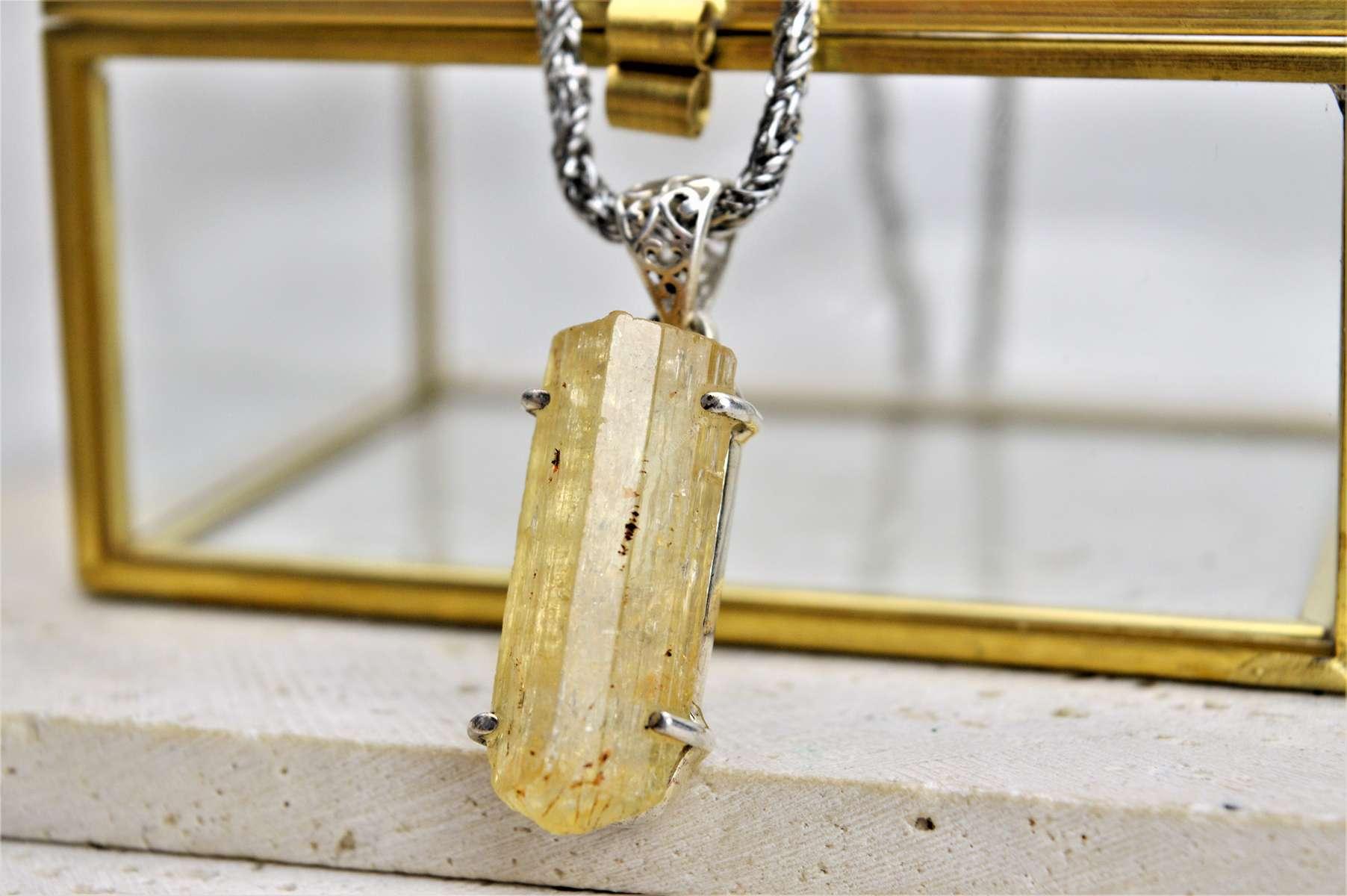 Strieborný prívesok kryštál TOPAZ IMPERIAL - Zlaté svetlo Liečenia