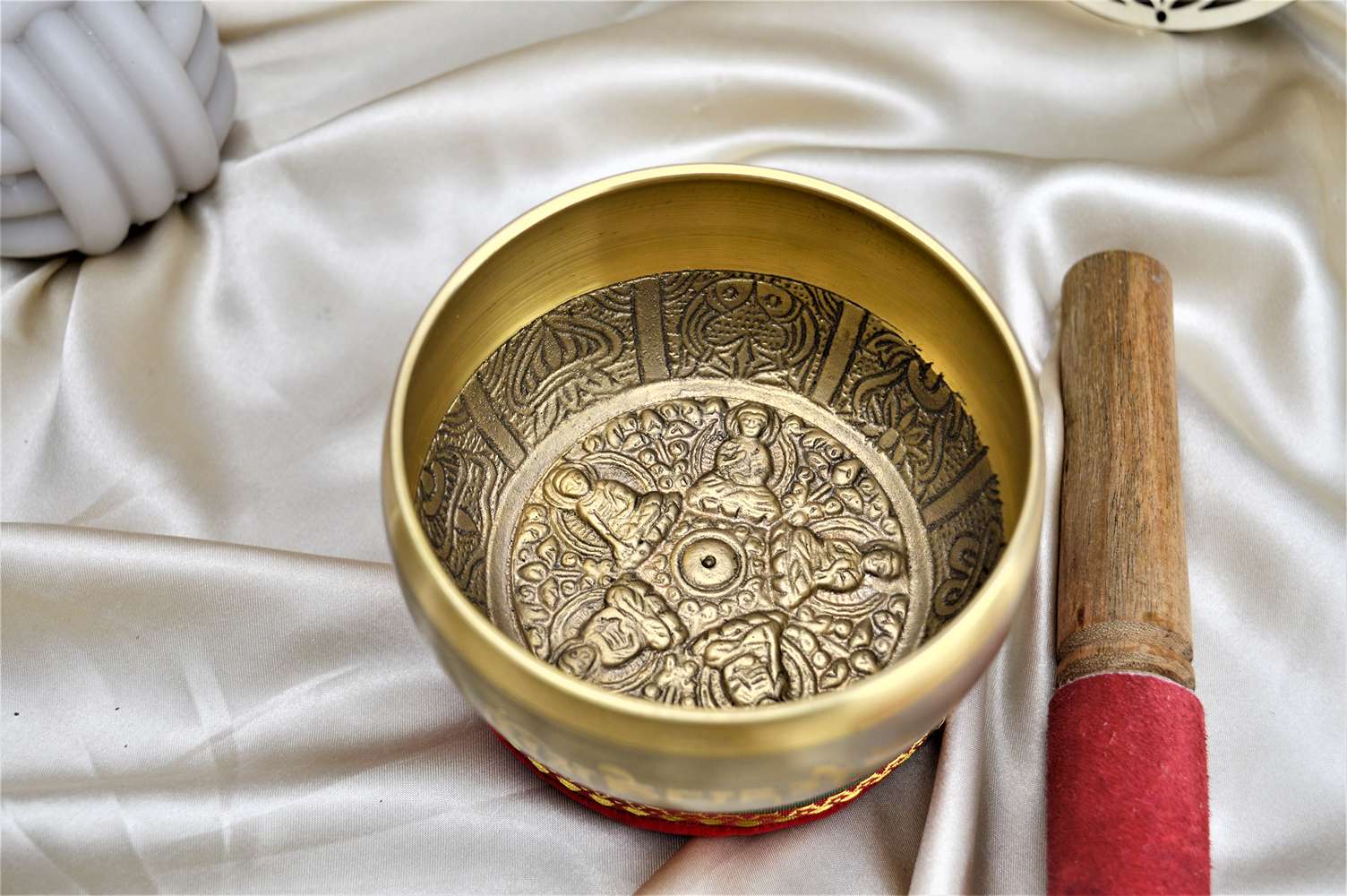 Tibetská miska 5  Budhov zlatá 11 cm 0,5kg + gong a vankúšik