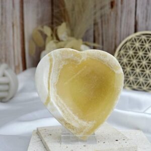 Miska Bohyne Matky Zeme zo žltého ARAGONITU srdiečko #2