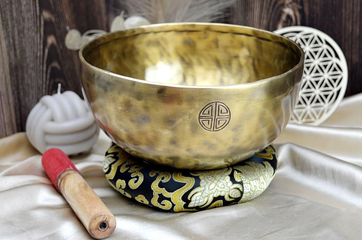 Veľká ručne tepaná Tibetská misa 1,5kg , 22cm + gong a vankúšik – Obrázok 4