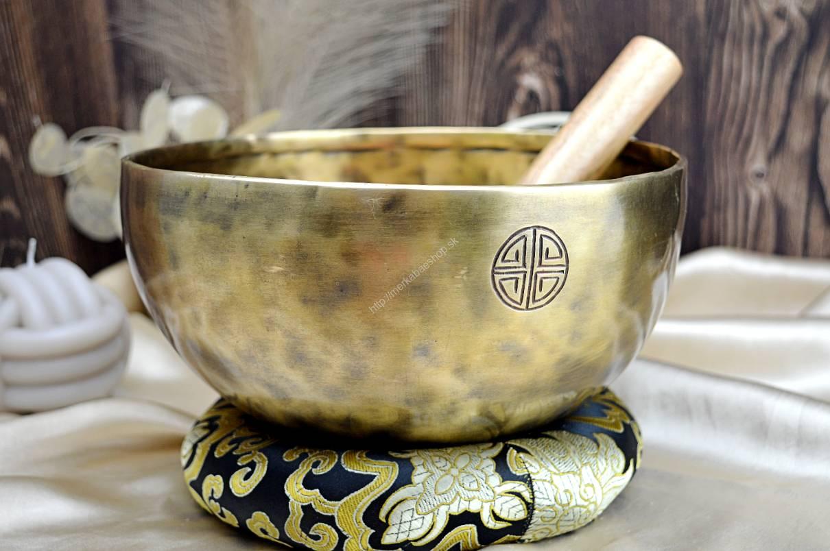 Veľká ručne tepaná Tibetská misa 1,5kg , 22cm + gong a vankúšik – Obrázok 3