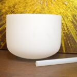 Krištáľová spievajuca misa 432Hz tón E 25cm (Solar Plexus) + AKTIVÁTOR/gong