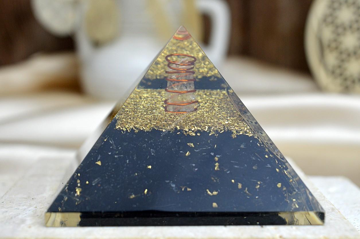 Orgonitová pyramída/ žiarič s TURMALÍNOM/SKORYL , kvetom života a medenou špirálou – Obrázok 3