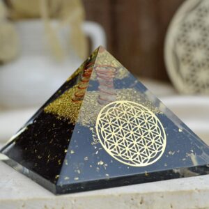 Orgonitová pyramída/ žiarič s TURMALÍNOM/SKORYL , kvetom života a medenou špirálou