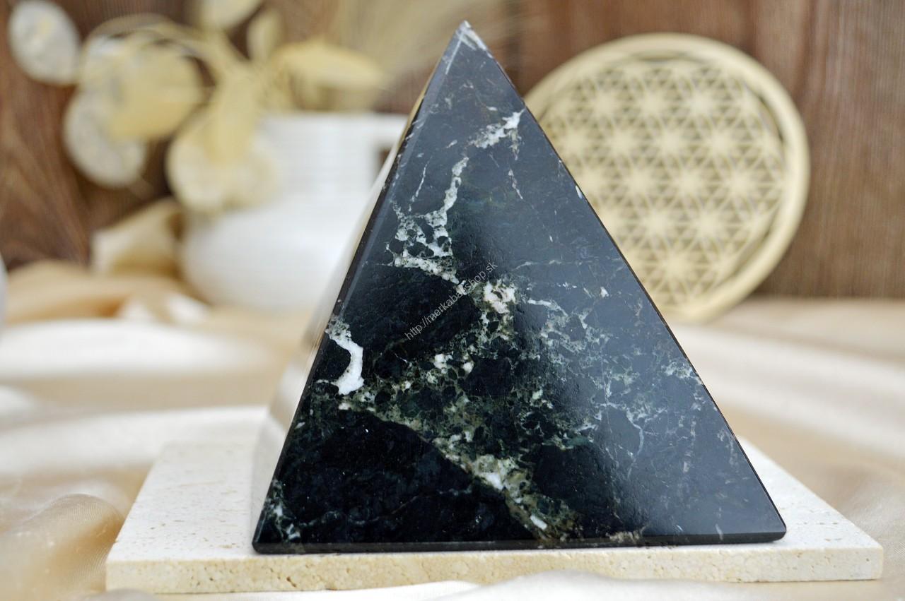 Pyramída Ochrany a Harmónie z ČIERNEHO ÓNYXU #2 - 10x10 cm 1,05kg – Obrázok 2