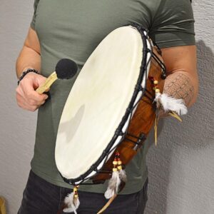 Šamanský Bubon s ozdobným perím, Kozia Koža, Drevo masív Mahagón 40 cm