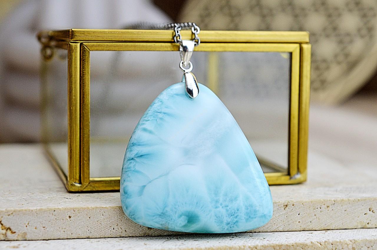 Strieborný Prívesok LARIMAR #7 - Energia Bohyne, Komunikácia, Upokojenie, Znižuje prejavy paniky a úzkosti