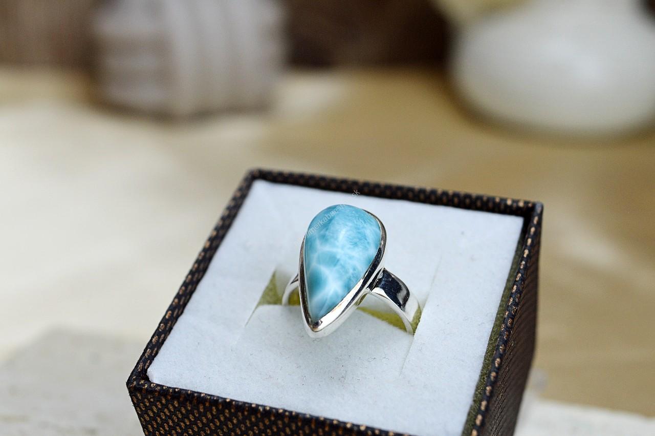 Prsteň LARIMAR #2 Ag925/1000 – Energia Bohyne, Komunikácia, Upokojenie, Znižuje prejavy paniky a úzkosti
