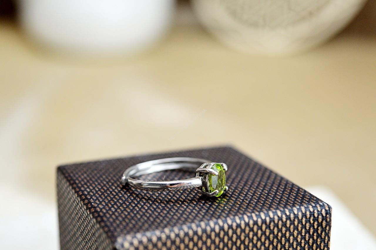 Strieborný prsteň OLIVÍN/PERIDOT #3 - Láska, Prosperita, Zdravie, Radosť, Otvorenie Srdca – Obrázok 2