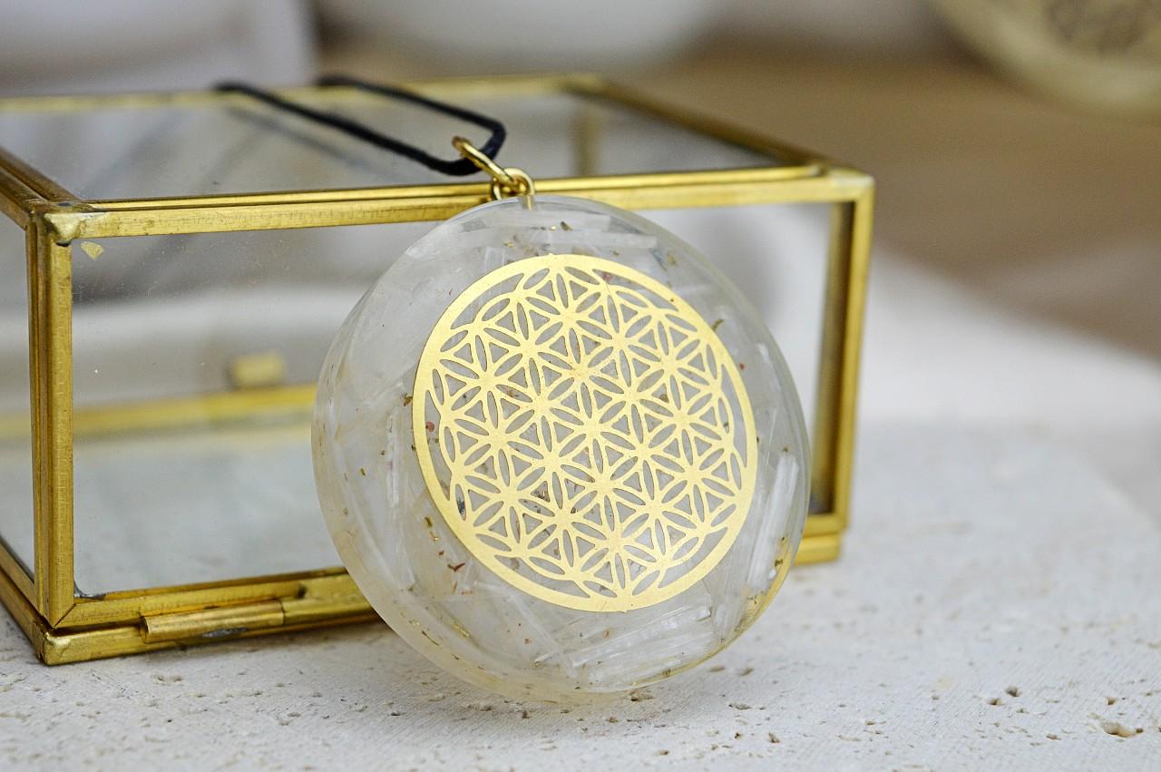 Orgonitový energetický OCHRANNÝ Amulet Kvet Života so SELENITOM (Ochrana, Harmonizácia, Anjeli, Energia)