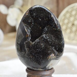 Geóda dračie vajce SEPTÁRIA #10 Odvaha, Sebaistota, Hojnosť, Ochrana, Premena, Uzemnenie, Solar plexus