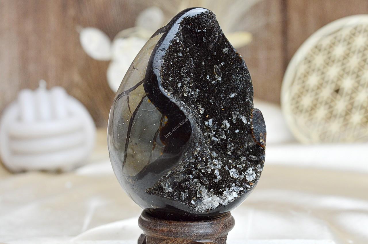 Geóda dračie vajce SEPTÁRIA #12 Odvaha, Sebaistota, Hojnosť, Ochrana, Premena, Uzemnenie, Solar plexus