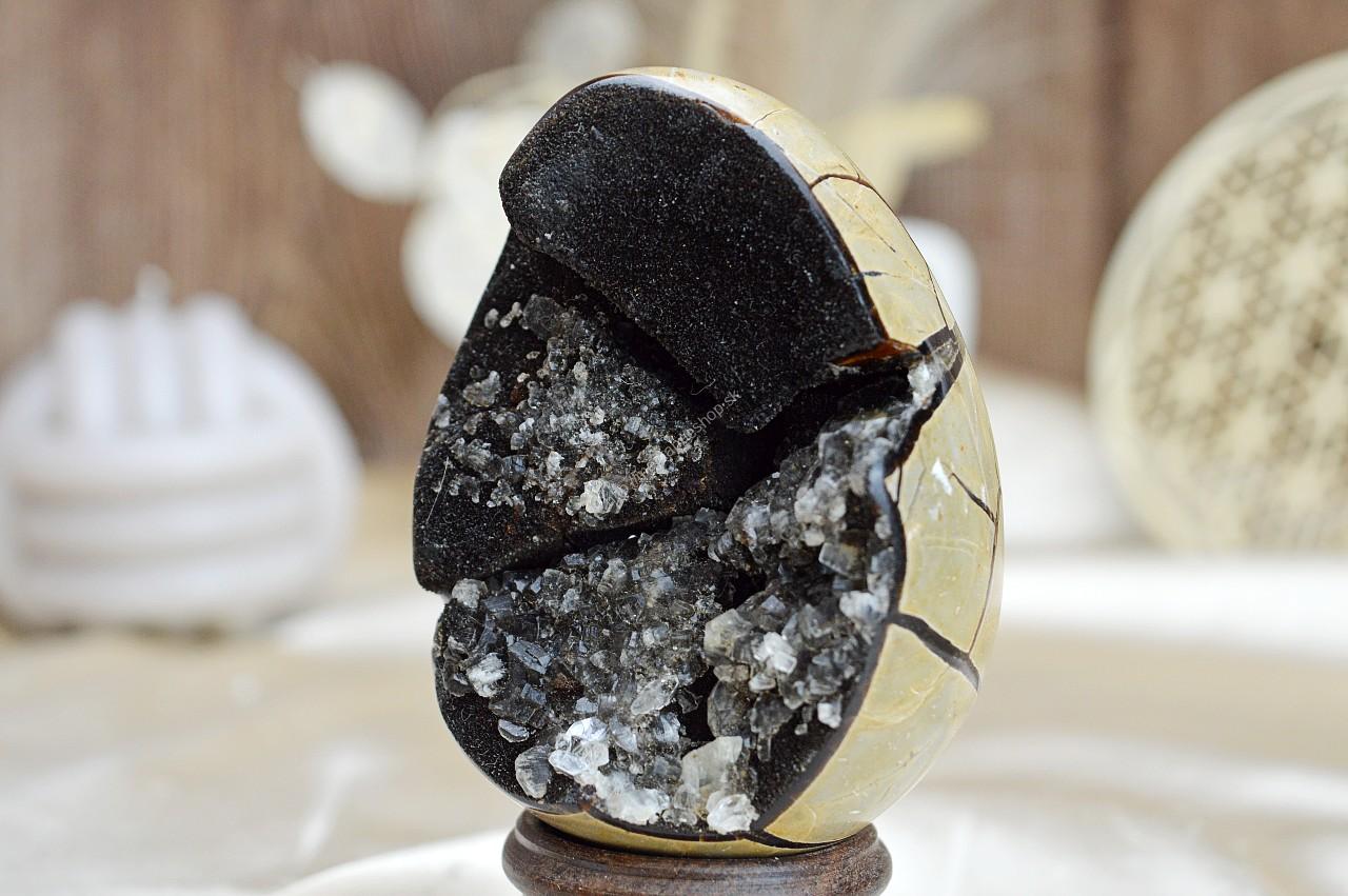 Geóda dračie vajce SEPTÁRIA #13 Odvaha, Sebaistota, Hojnosť, Ochrana, Premena, Uzemnenie, Solar plexus