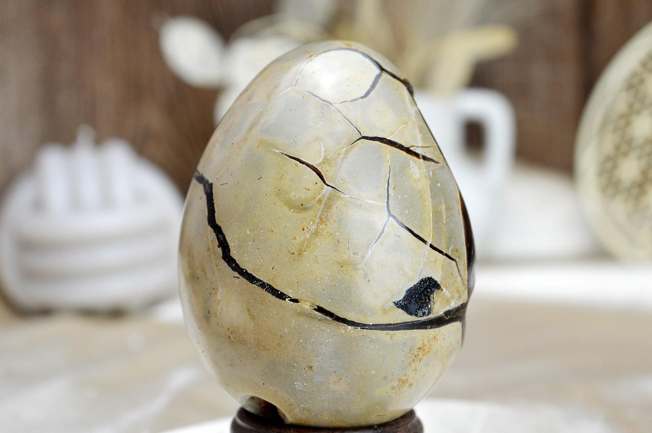 Geóda dračie vajce SEPTÁRIA #13 Odvaha, Sebaistota, Hojnosť, Ochrana, Premena, Uzemnenie, Solar plexus – Obrázok 3