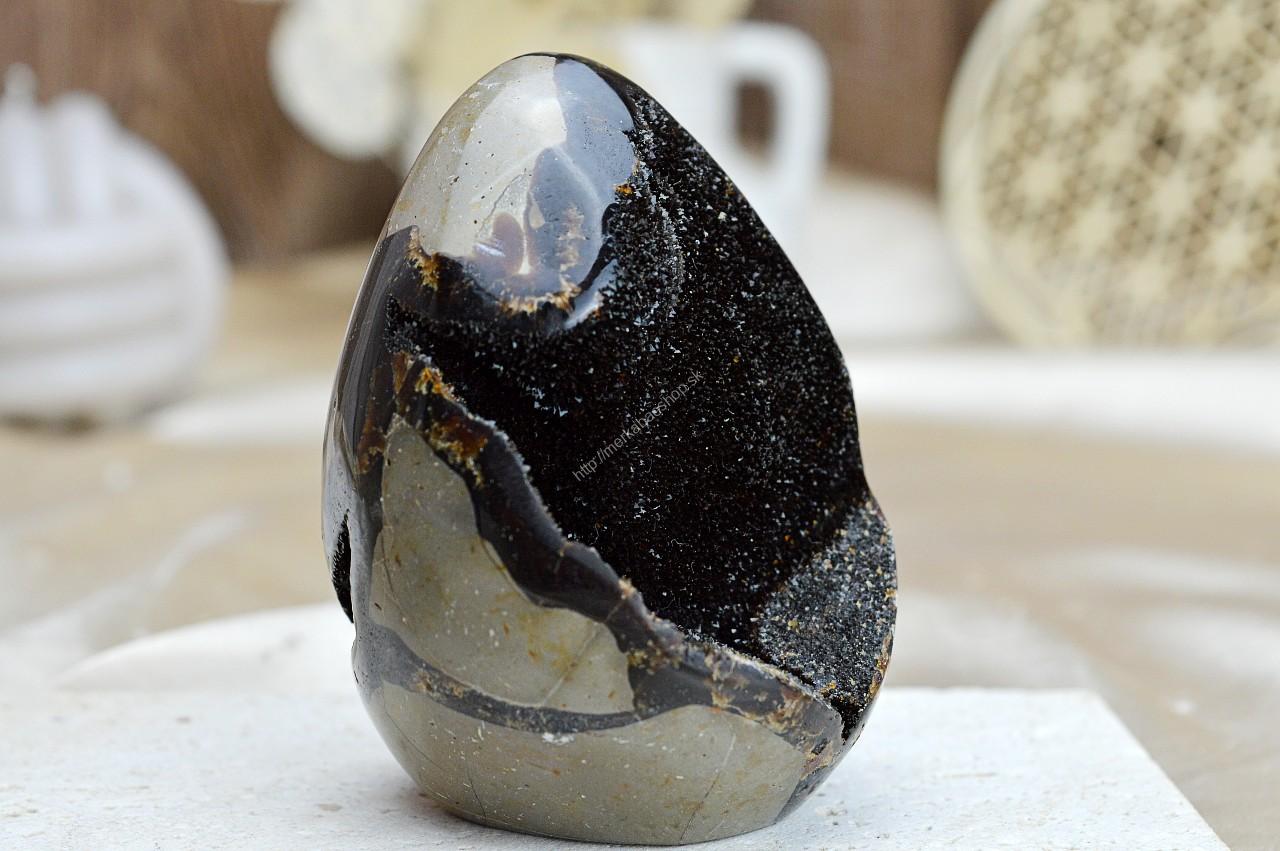 Geóda dračie vajce SEPTÁRIA #17 Odvaha, Sebaistota, Hojnosť, Ochrana, Premena, Uzemnenie, Solar plexus