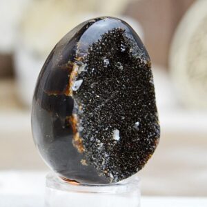 Geóda dračie vajce SEPTÁRIA #21 Odvaha, Sebaistota, Hojnosť, Ochrana, Premena, Uzemnenie, Solar plexus