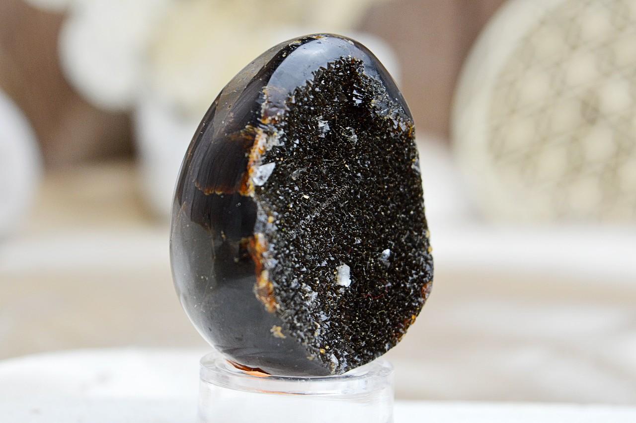 Geóda dračie vajce SEPTÁRIA #21 Odvaha, Sebaistota, Hojnosť, Ochrana, Premena, Uzemnenie, Solar plexus