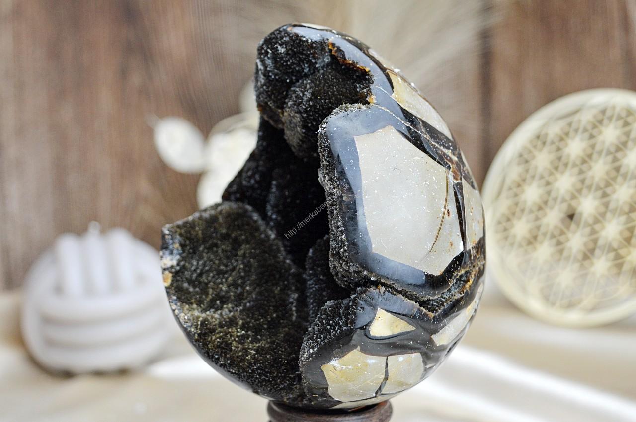 Geóda dračie vajce SEPTÁRIA #4 -1,23kg-Odvaha, Sebaistota, Hojnosť, Ochrana, Premena, Uzemnenie, Solar plexus – Obrázok 2