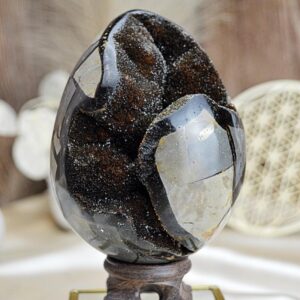 Geóda dračie vajce SEPTÁRIA #5 -1,23kg-Odvaha, Sebaistota, Hojnosť, Ochrana, Premena, Uzemnenie, Solar plexus