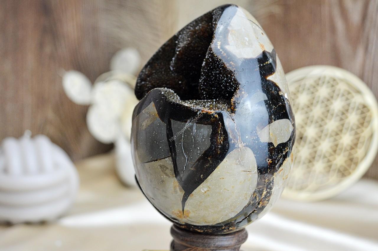 Geóda dračie vajce SEPTÁRIA #5 -1,23kg-Odvaha, Sebaistota, Hojnosť, Ochrana, Premena, Uzemnenie, Solar plexus – Obrázok 3