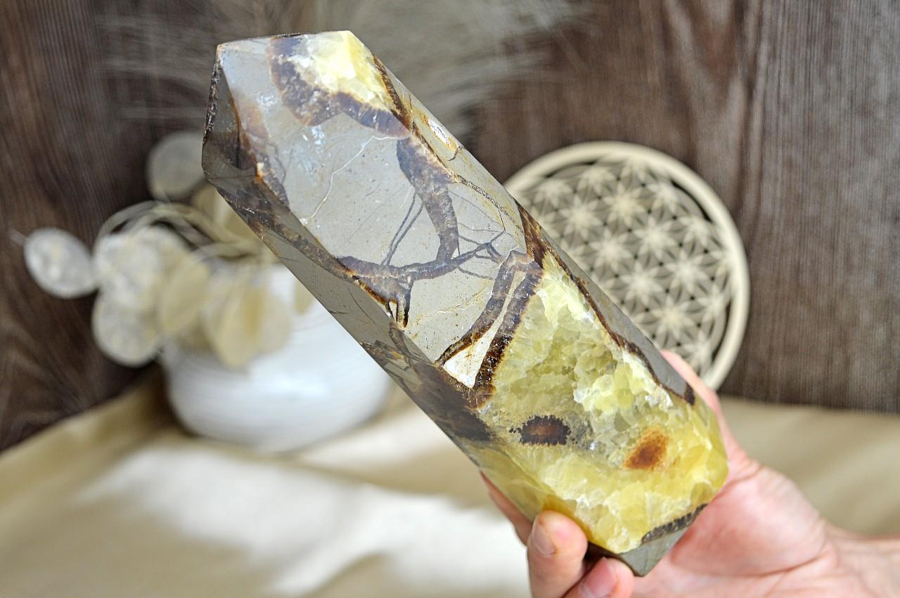 Generátor/obelisk SEPTÁRIA #1-Odvaha, Sebaistota, Hojnosť, Ochrana, Premena, Uzemnenie, Solar plexus 21 cm - 1,12kg – Obrázok 2