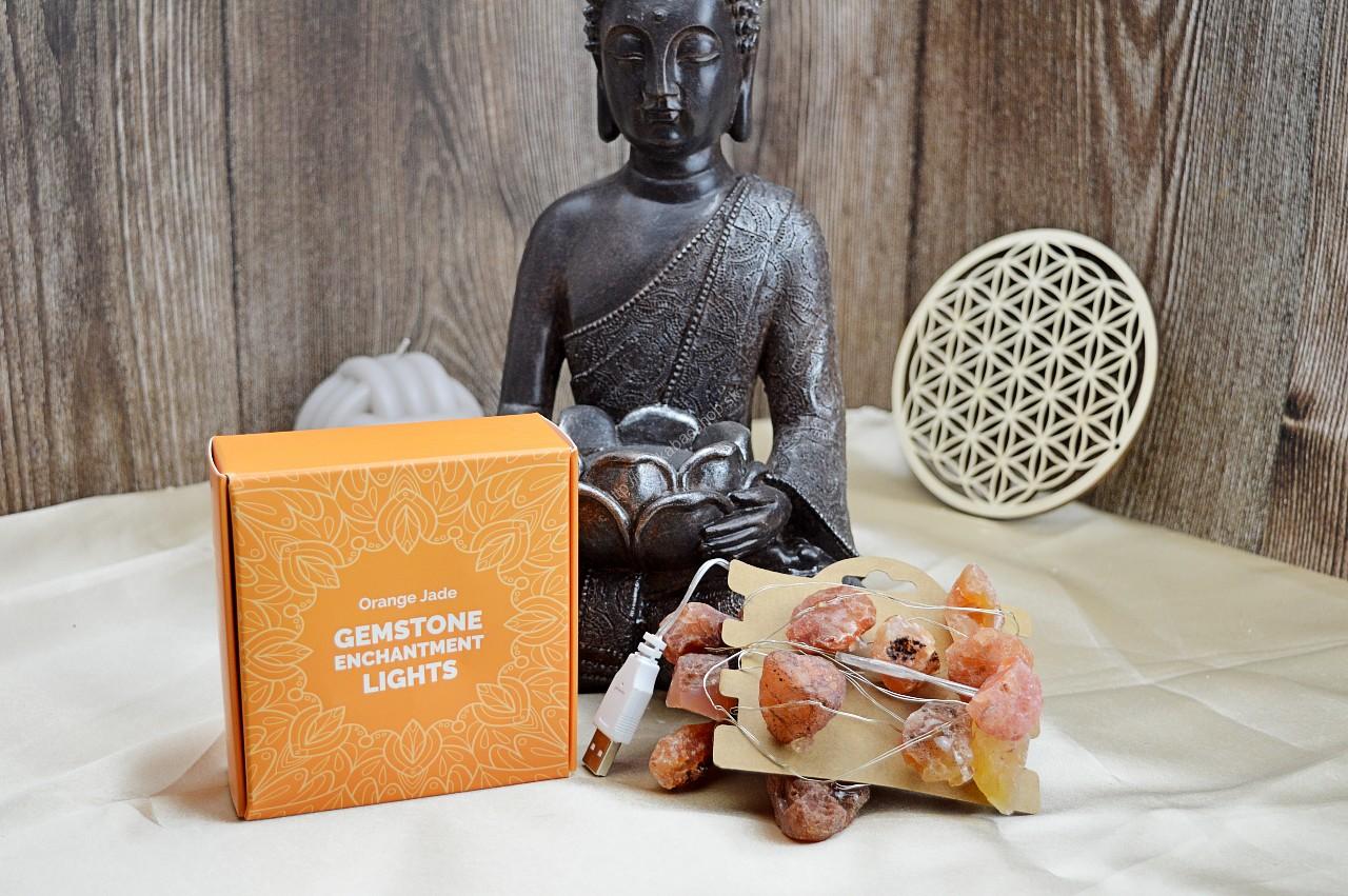 LED svetelná reťaz - surový ORANŽOVÝ JADEIT/KARNEOL cca 19 kamienkov , 227cm