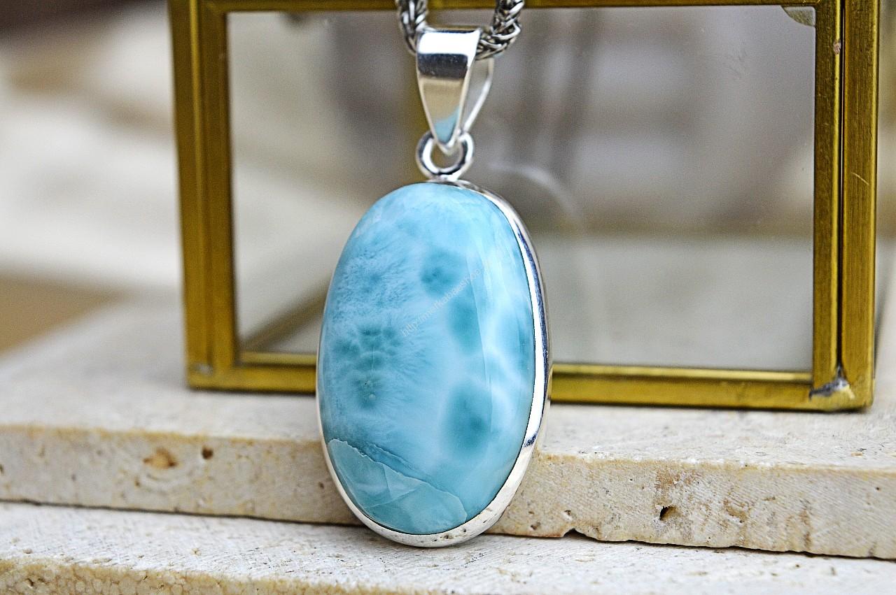 Strieborný Prívesok LARIMAR #5 - Energia Bohyne, Komunikácia, Upokojenie, Znižuje prejavy paniky a úzkosti