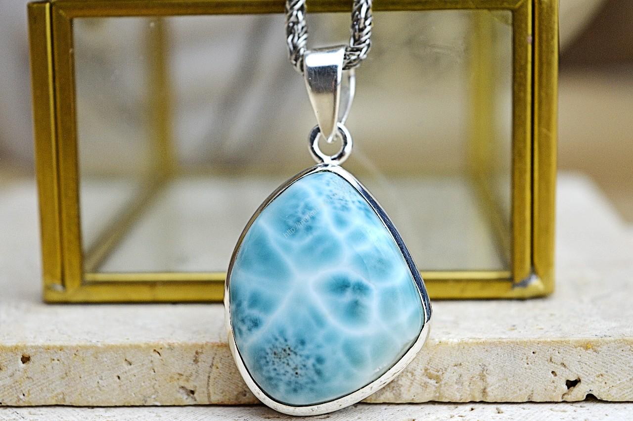 Strieborný Prívesok LARIMAR #8 - Energia Bohyne, Komunikácia, Upokojenie, Znižuje prejavy paniky a úzkosti – Obrázok 3