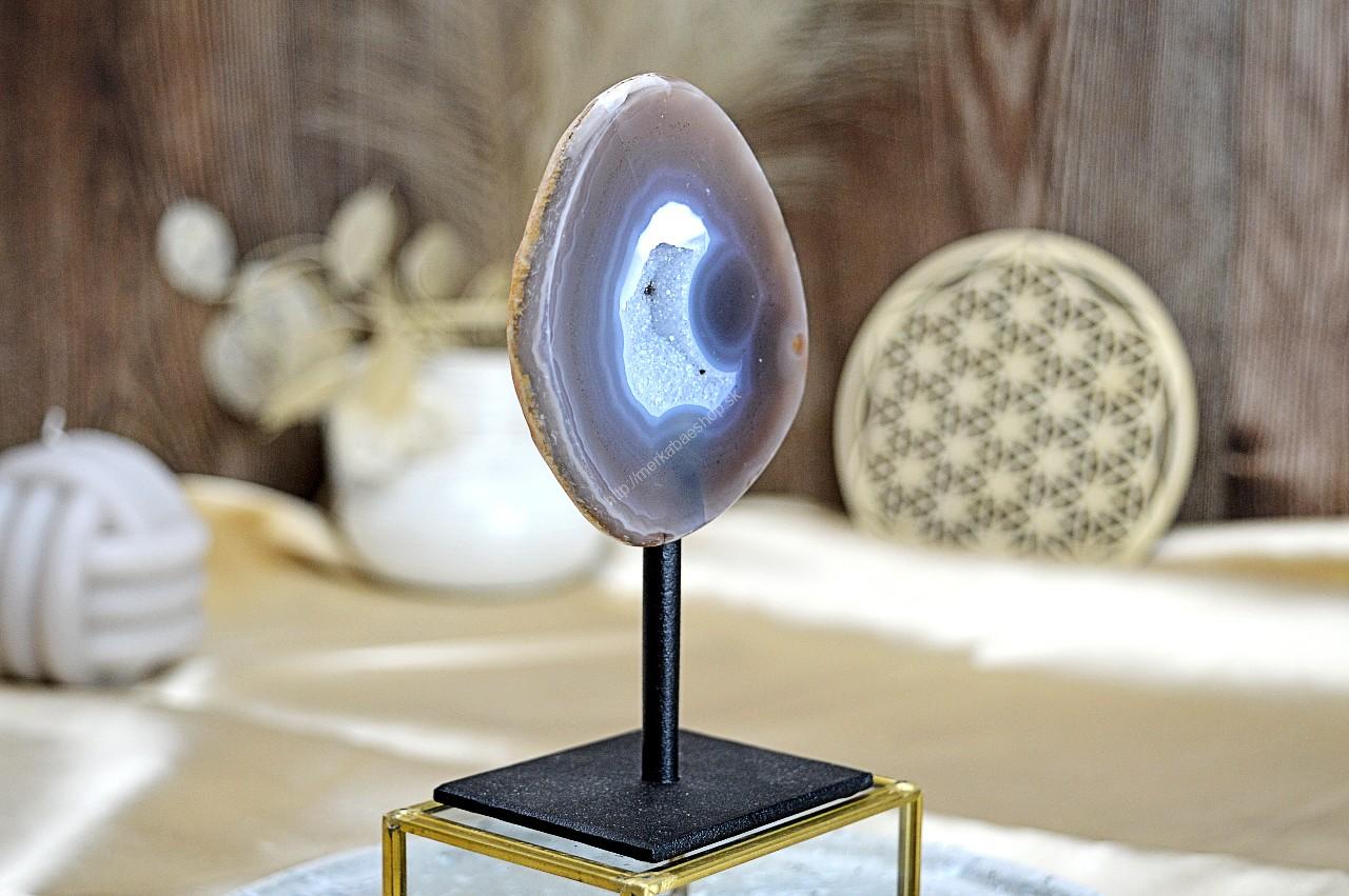 ACHATOVÁ Geóda na stojane #10 Duchovný rast, Emocionálna úľava, Odvaha, Harmónia