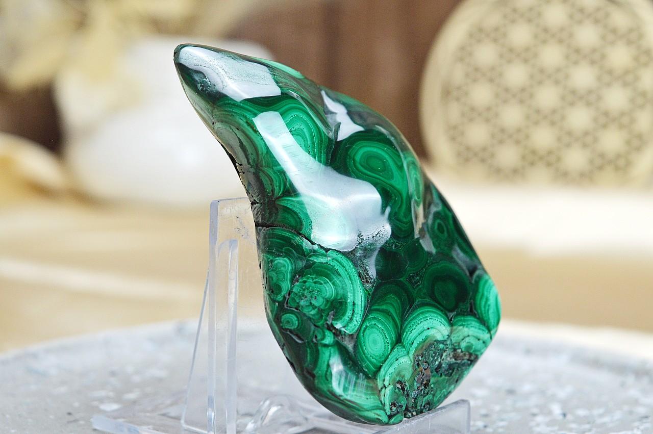 FREE FORM MALACHIT #2 - Pohlcuje negatívne Energie a Jedy, Čistí Čakry, Otvára srdce, Ochrana, Premena – Obrázok 2