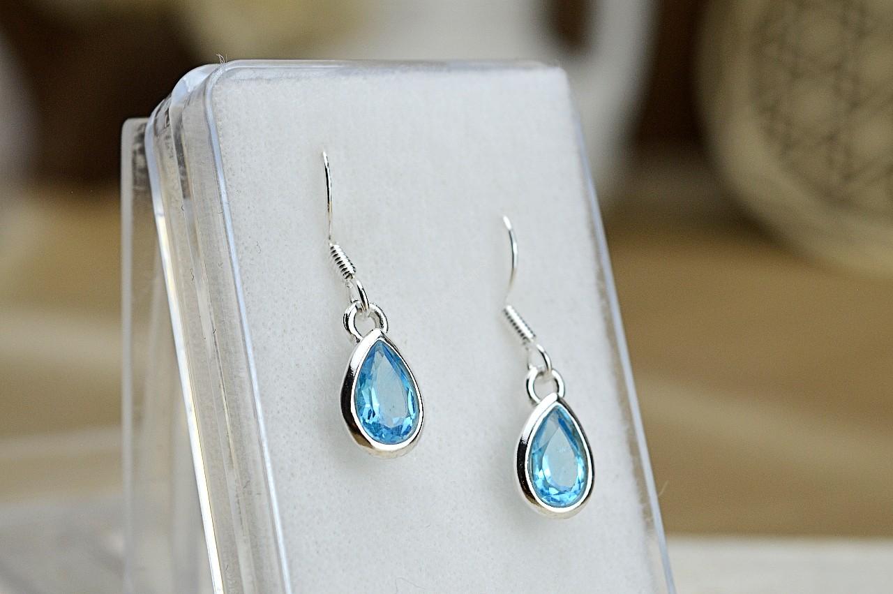 strieborné náušnice MODRÝ TOPAZ briliantový brus  - Božskosť, Intuícia, Rovnováha, pokojný Spánok