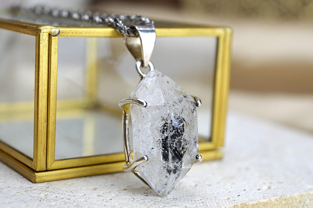 Strieborný prívesok obojstranný obelisk HERMIKER DIAMANT #1 - Vysoko vibračný, Ochrana, Jasná myseľ, Zosilňovač energie