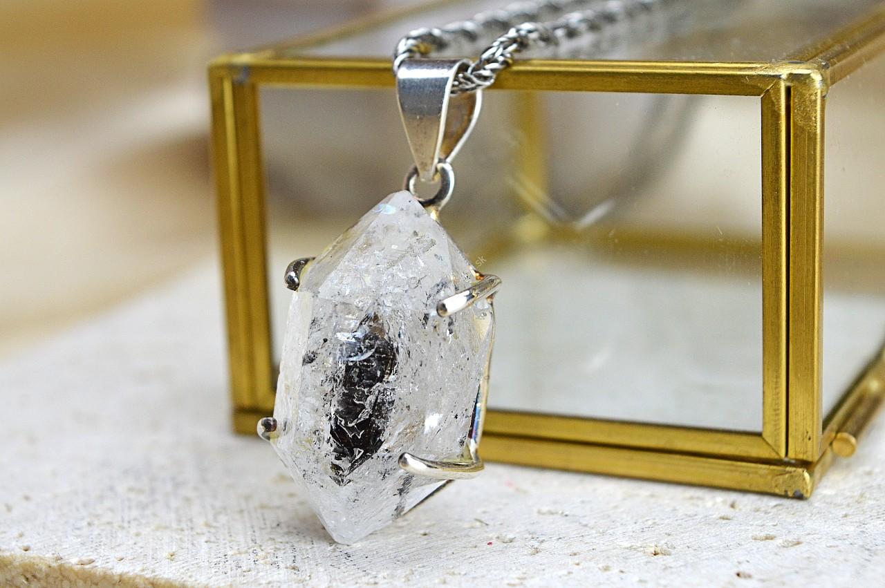 Strieborný prívesok obojstranný obelisk HERMIKER DIAMANT #1 - Vysoko vibračný, Ochrana, Jasná myseľ, Zosilňovač energie – Obrázok 3