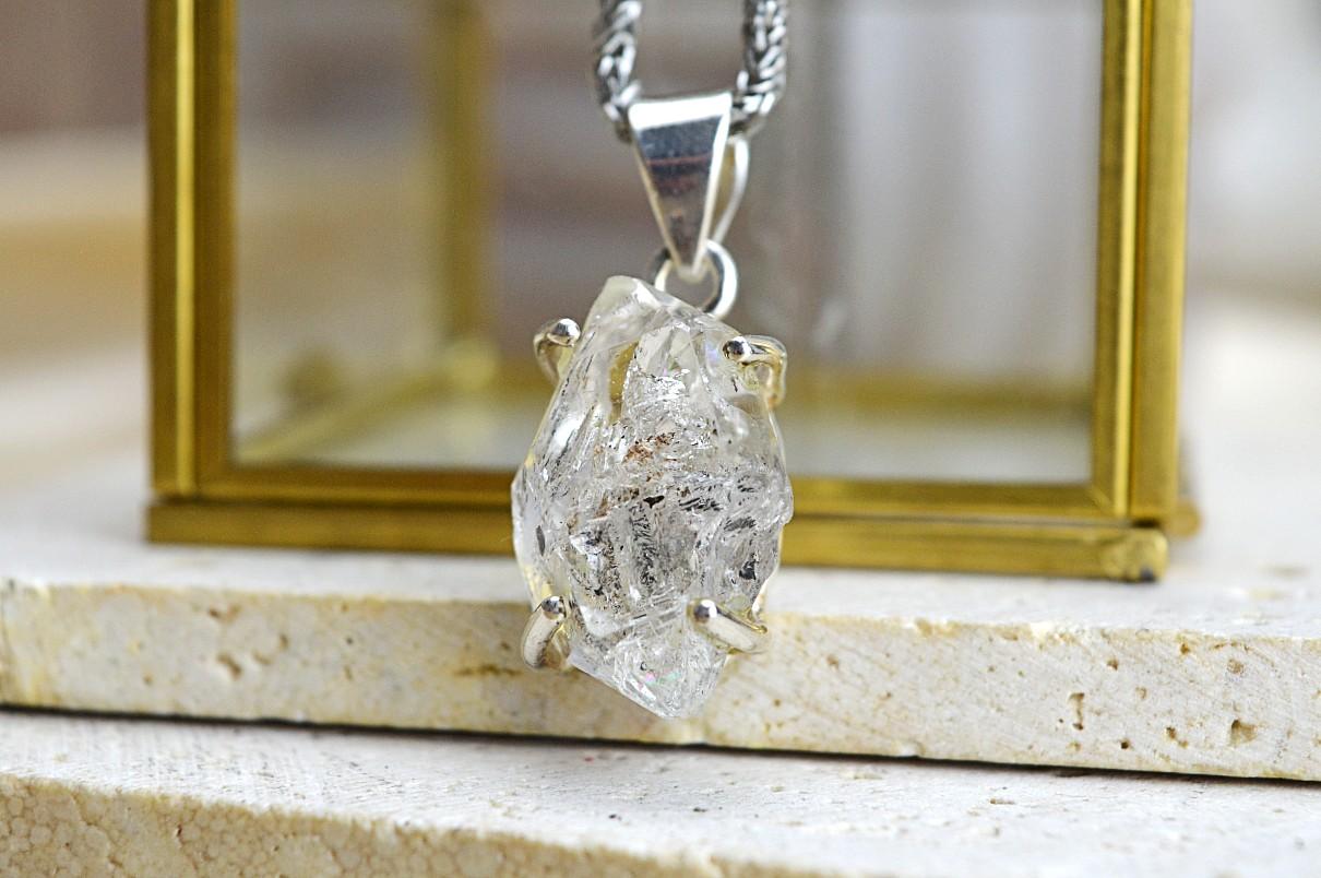 Strieborný prívesok obojstranný obelisk HERMIKER DIAMANT #2 - Vysoko vibračný, Ochrana, Jasná myseľ, Zosilňovač energie – Obrázok 3