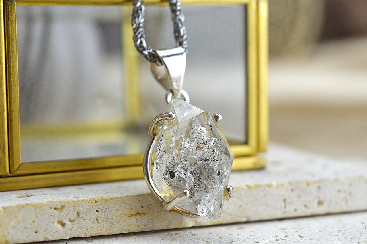 Strieborný prívesok obojstranný obelisk HERMIKER DIAMANT #2 - Vysoko vibračný, Ochrana, Jasná myseľ, Zosilňovač energie