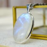 Strieborný prívesok Dúhový MESAČNÝ KAMEŇ #3- Nové začiatky, Rovnováha, Božské spojenie, Úľava od PMS