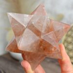 Dvojitá MERKABA KRIŠTÁĽ S HEMATITOM 12 cm #1- Ochrana, Symbol Rovnováhy a vyššieho Vedomia