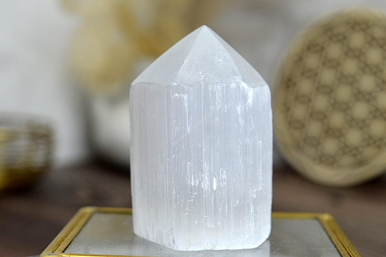 surový Obelisk/ Generátor jemných vibrácií SELENIT 6cm