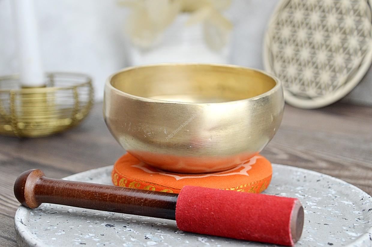 Ručne tepaná Tibetská spievajúca miska 10,5cm + gong a vankúšik