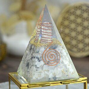 Orgonitová pyramída/ žiarič MESAČNÝ KAMEŇ s medenou špirálou, obeliskom a mesiacom