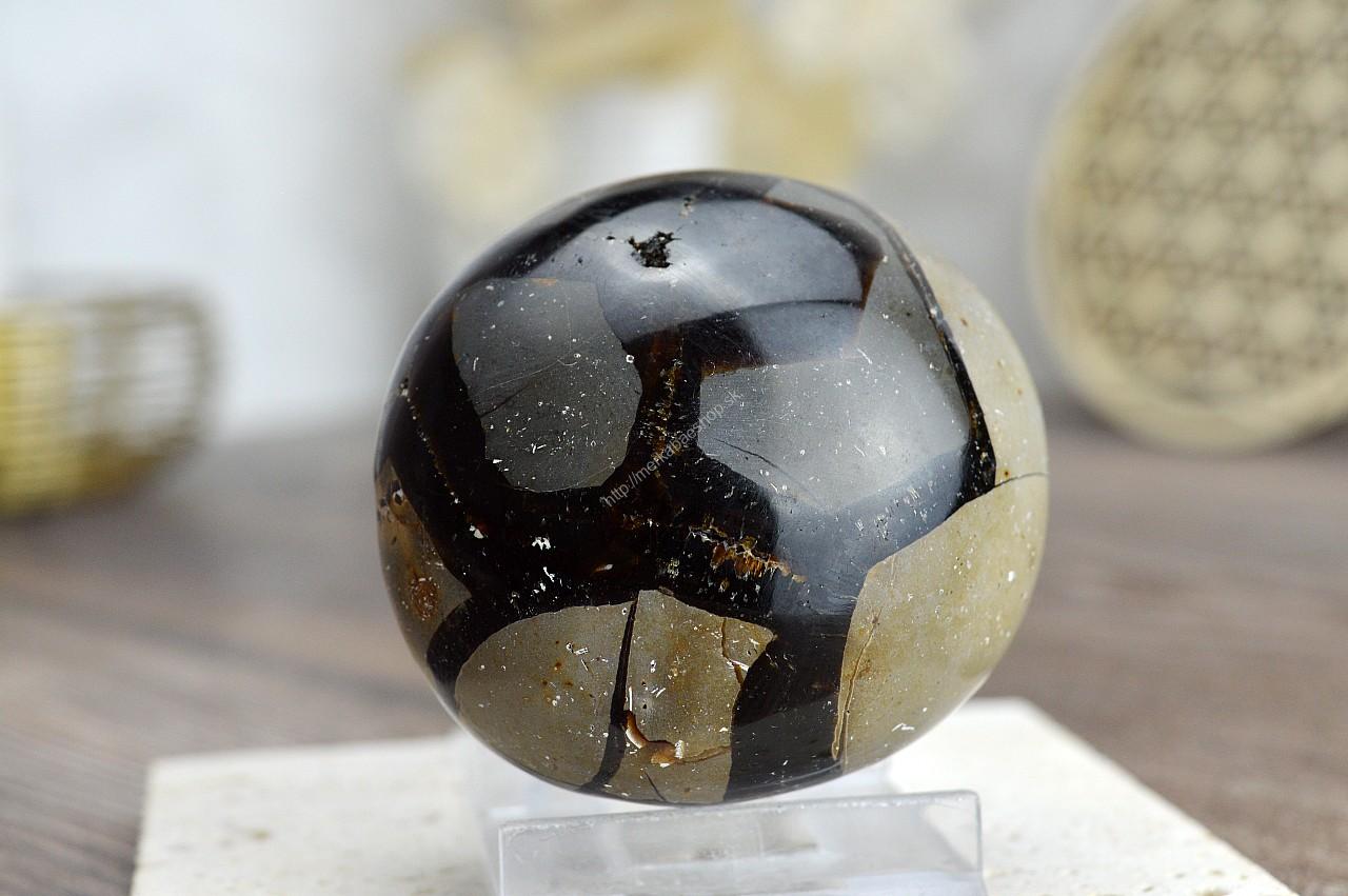 Geóda dračie vajce SEPTÁRIA #20 Odvaha, Sebaistota, Hojnosť, Ochrana, Premena, Uzemnenie, Solar plexus