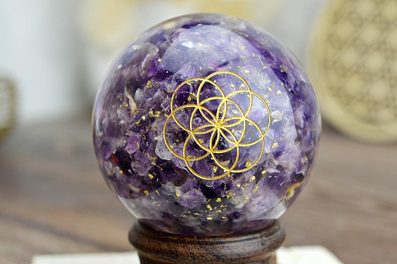 Orgonitová Guľa/ žiarič AMETYST s Medenou špirálou a SEMENOM ŽIVOTA