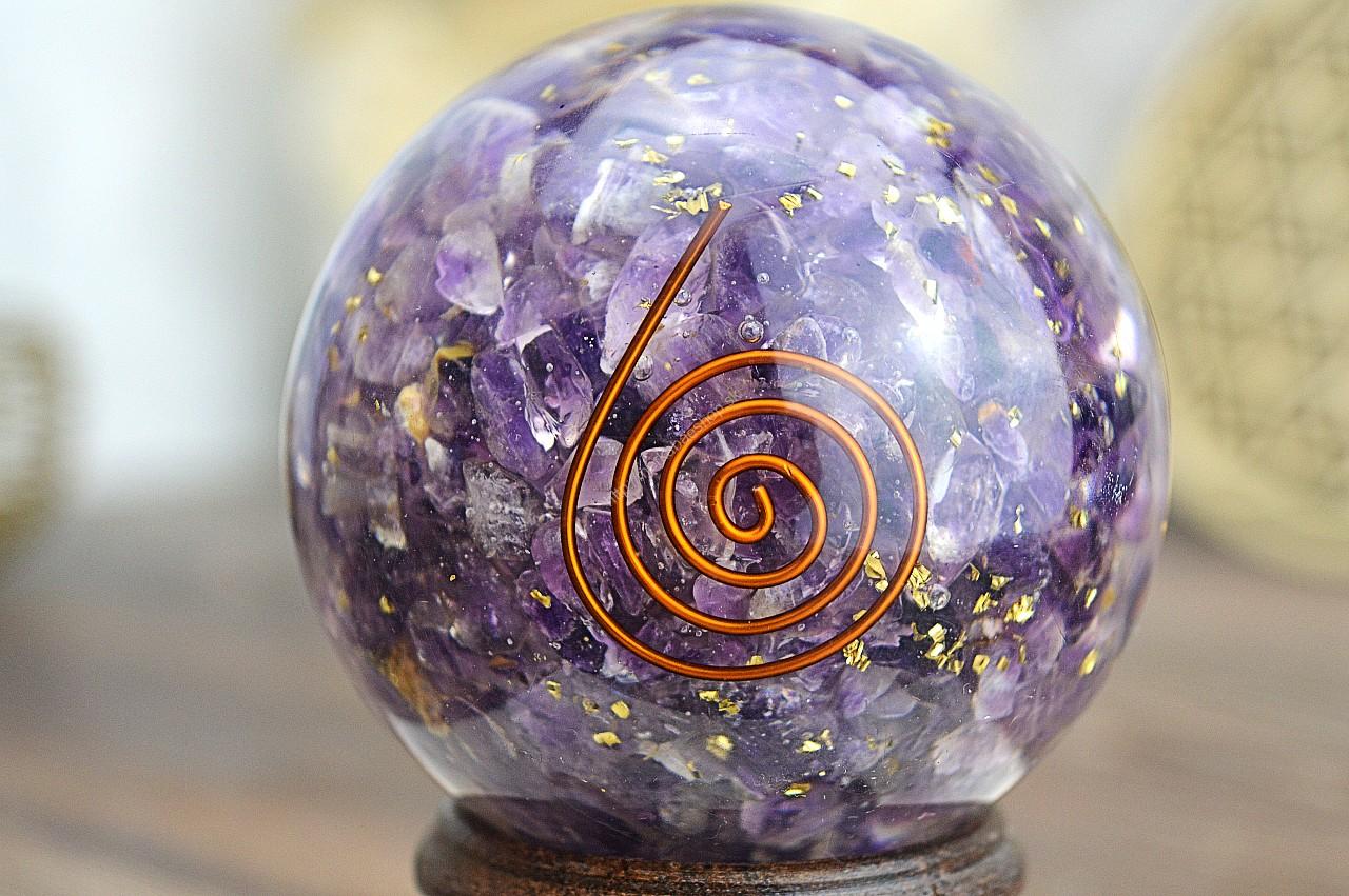 Orgonitová Guľa/ žiarič AMETYST s Medenou špirálou a SEMENOM ŽIVOTA – Obrázok 2